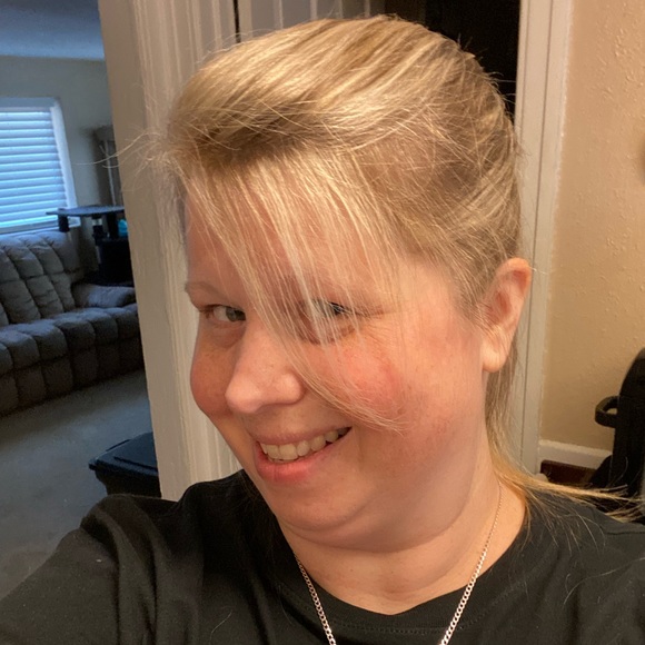 Meet your Posher, Tracy - Picture 2 of 4